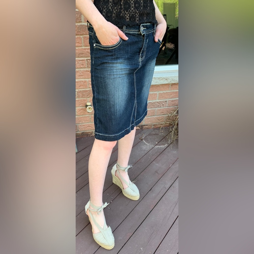 Stonewashed Blue Jean Skirt with embroidered back pockets button & zipper US 10